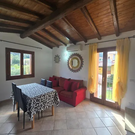 Holiday home Trilocale Climatizzato L'oleandro