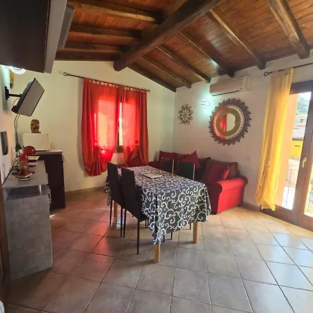 Trilocale Climatizzato L'oleandro Tanaunella