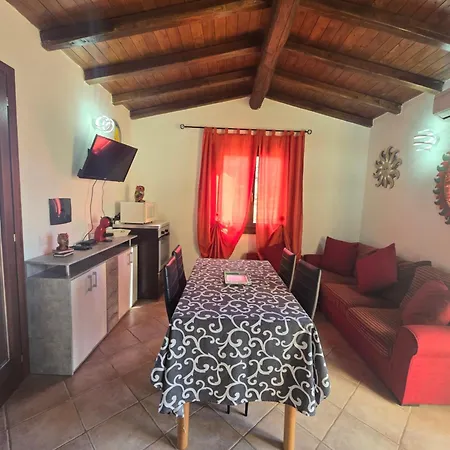 Casa de Férias Trilocale Climatizzato L'oleandro Tanaunella