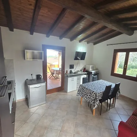 Casa de Férias Trilocale Climatizzato L'oleandro Tanaunella