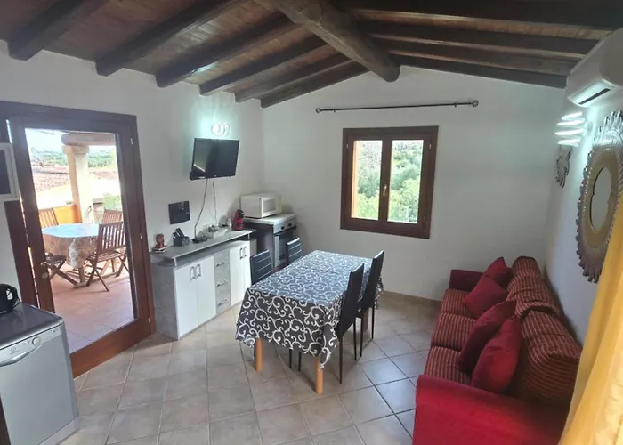 Trilocale Climatizzato L'oleandro 度假居 塔瑙内拉